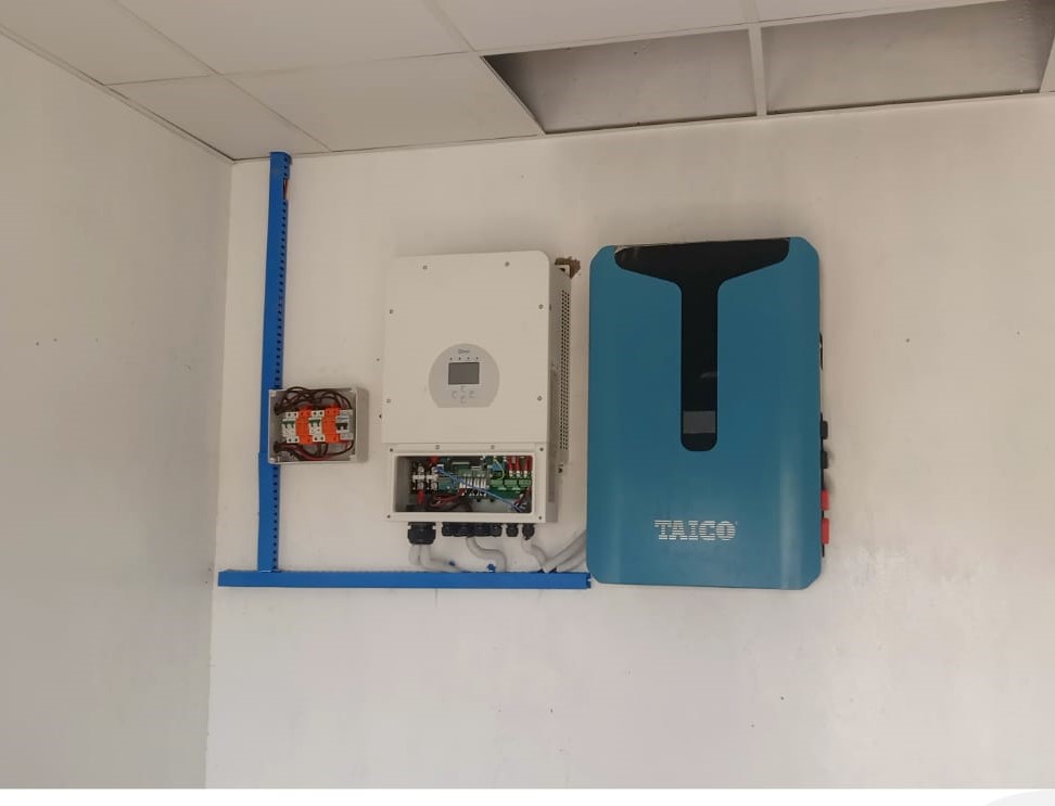 Professional Installation of an 8kW Hybrid Solar System